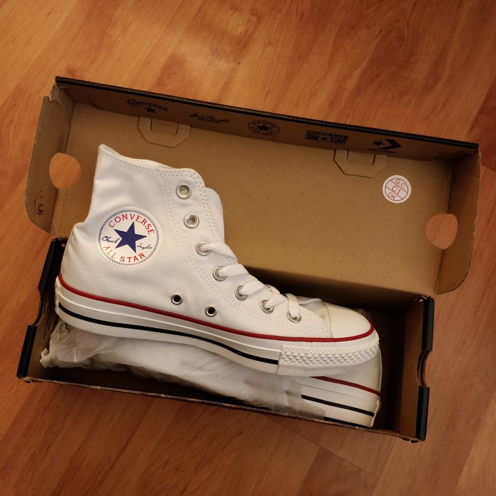NEW White High Tops Converse Shoes, 6.5 Women